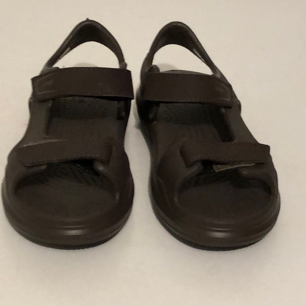 Crocs (brown) size 13